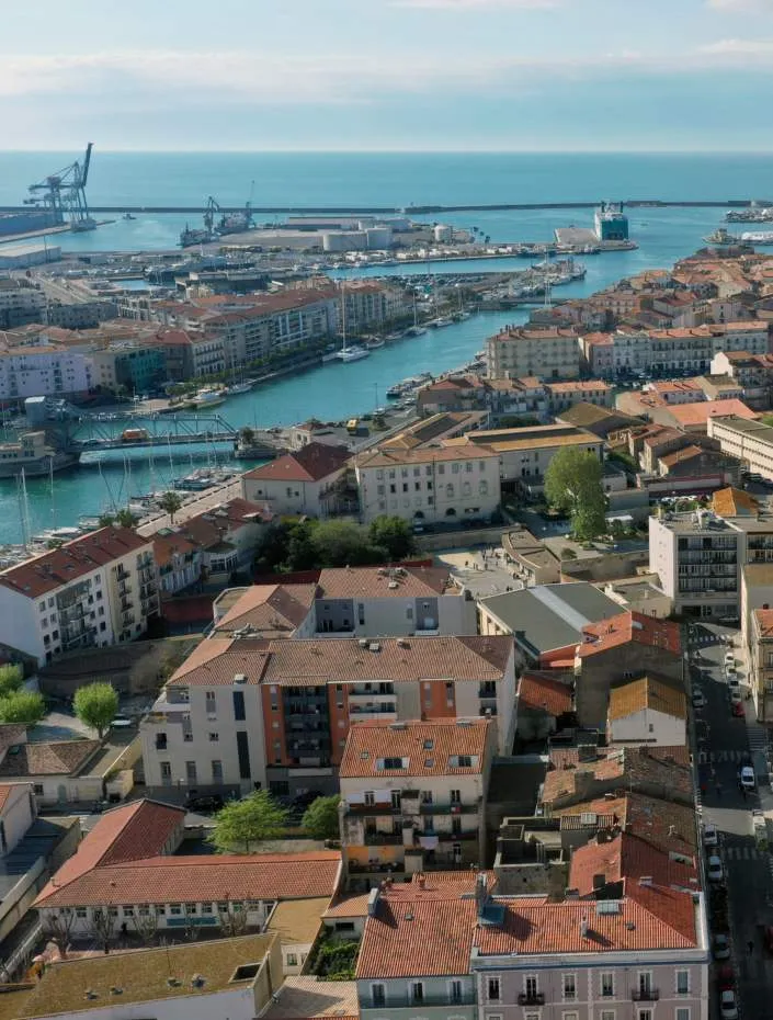 Zinguerie adaptée aux toitures locales de Sète
