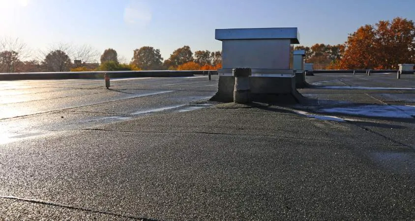travaux d'étanchéité sur toit plat avec membrane epdm à Sète